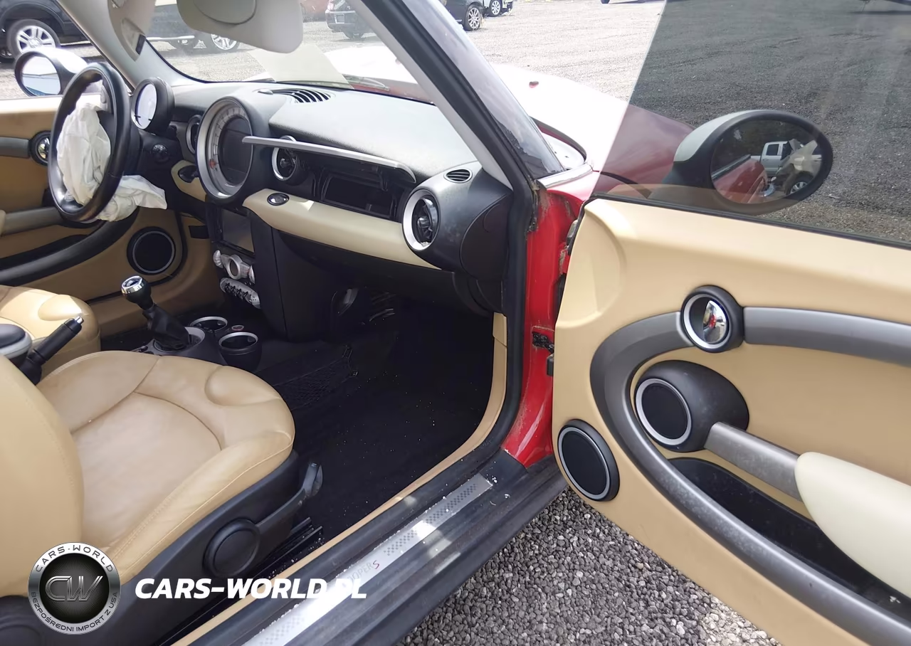 2009 Mini Cooper S VIN:WMWMF735X9TT99816 - 5