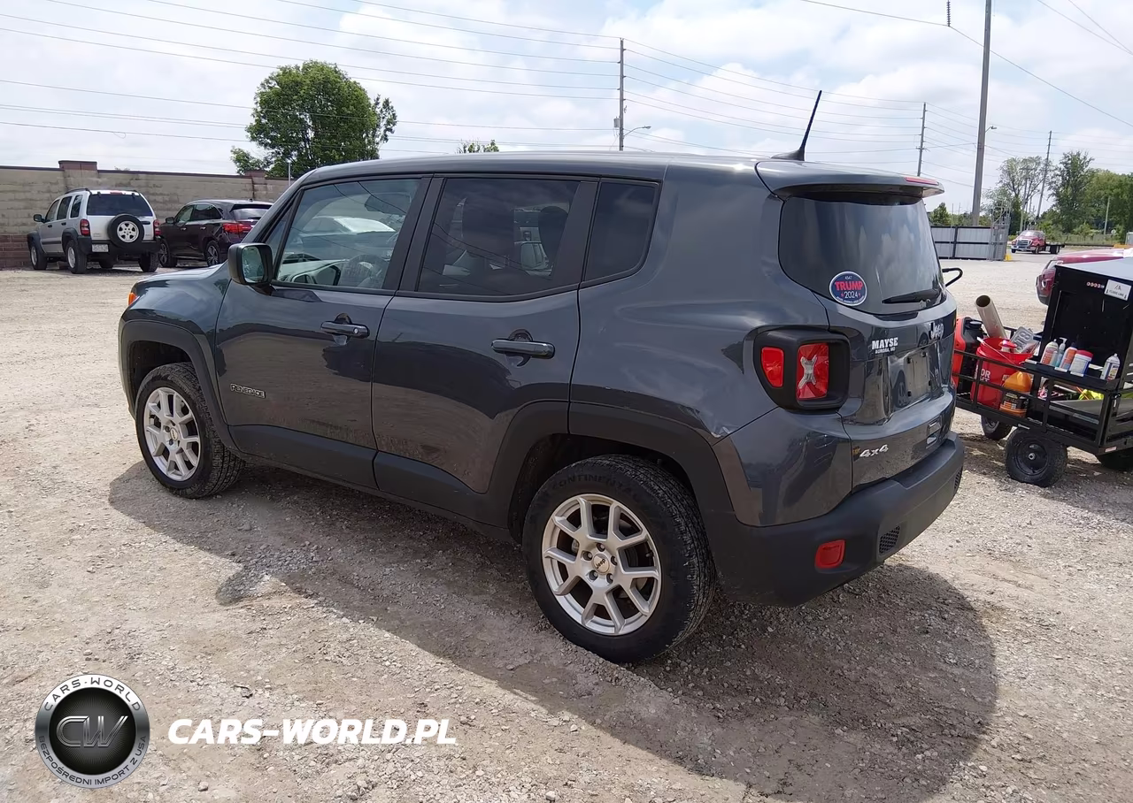 2023 Jeep Renegade Latitude 4X4 VIN:ZACNJDB10PPP17161 - 3