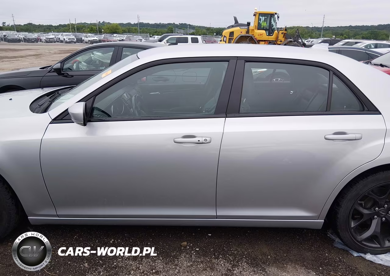 2021 Chrysler 300 300S VIN:2C3CCABG0MH549756 - 14