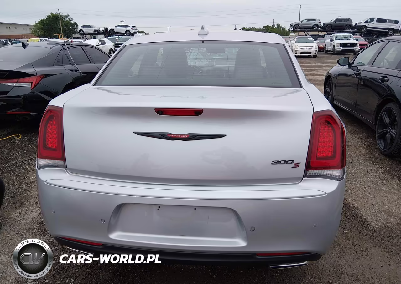 2021 Chrysler 300 300S VIN:2C3CCABG0MH549756 - 16