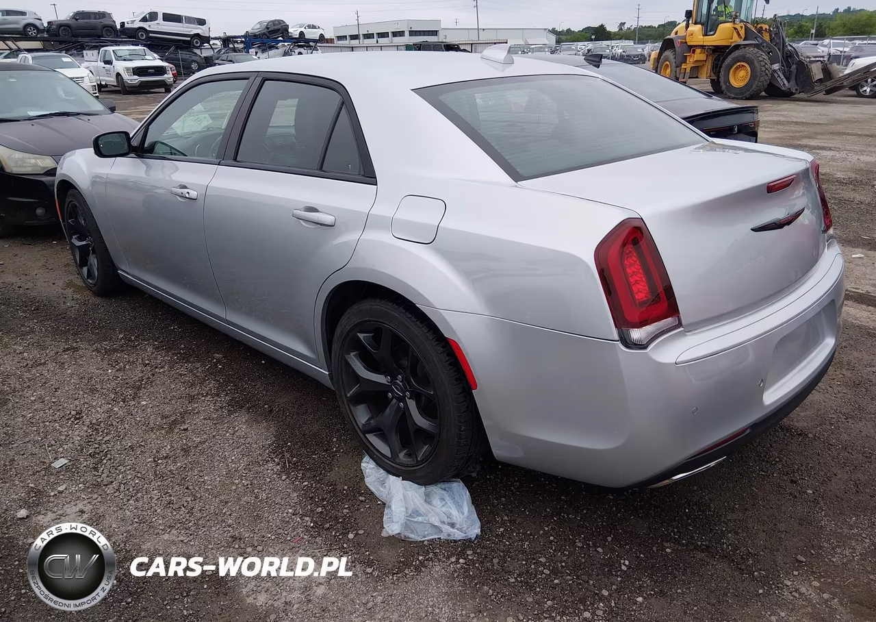 2021 Chrysler 300 300S VIN:2C3CCABG0MH549756 - 3