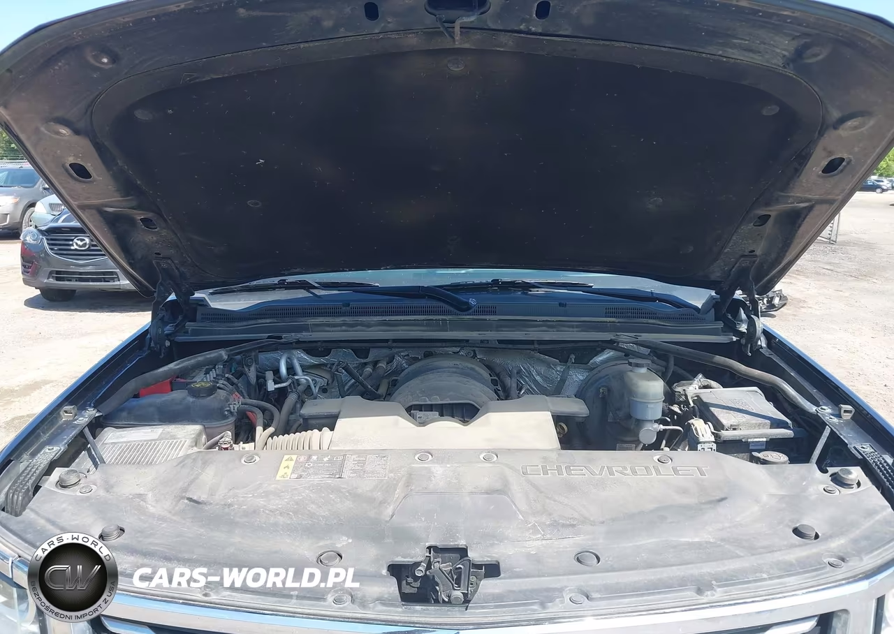 2018 Chevrolet Suburban Premier VIN:1GNSKJKC6JR143118 - 10