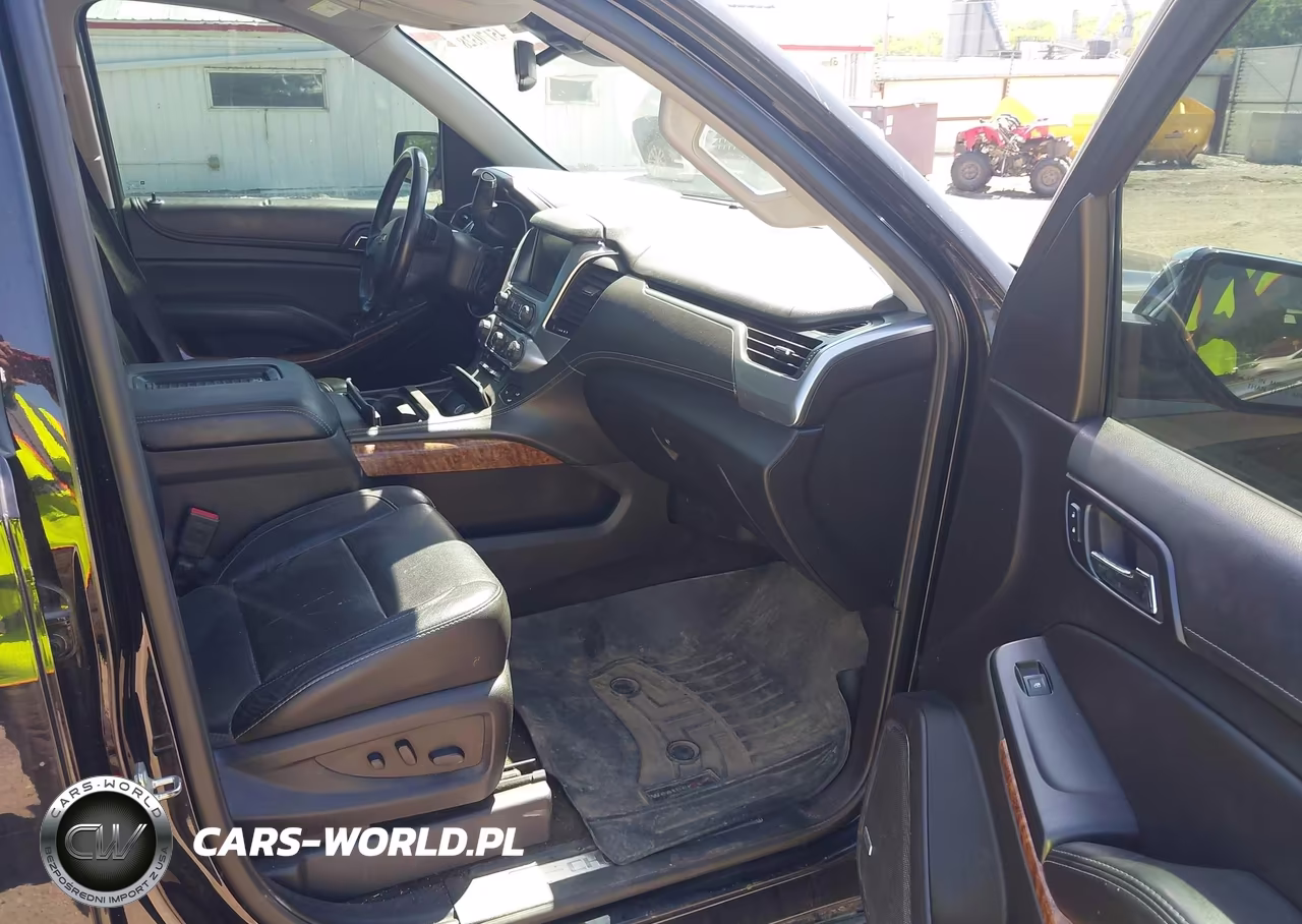 2018 Chevrolet Suburban Premier VIN:1GNSKJKC6JR143118 - 5