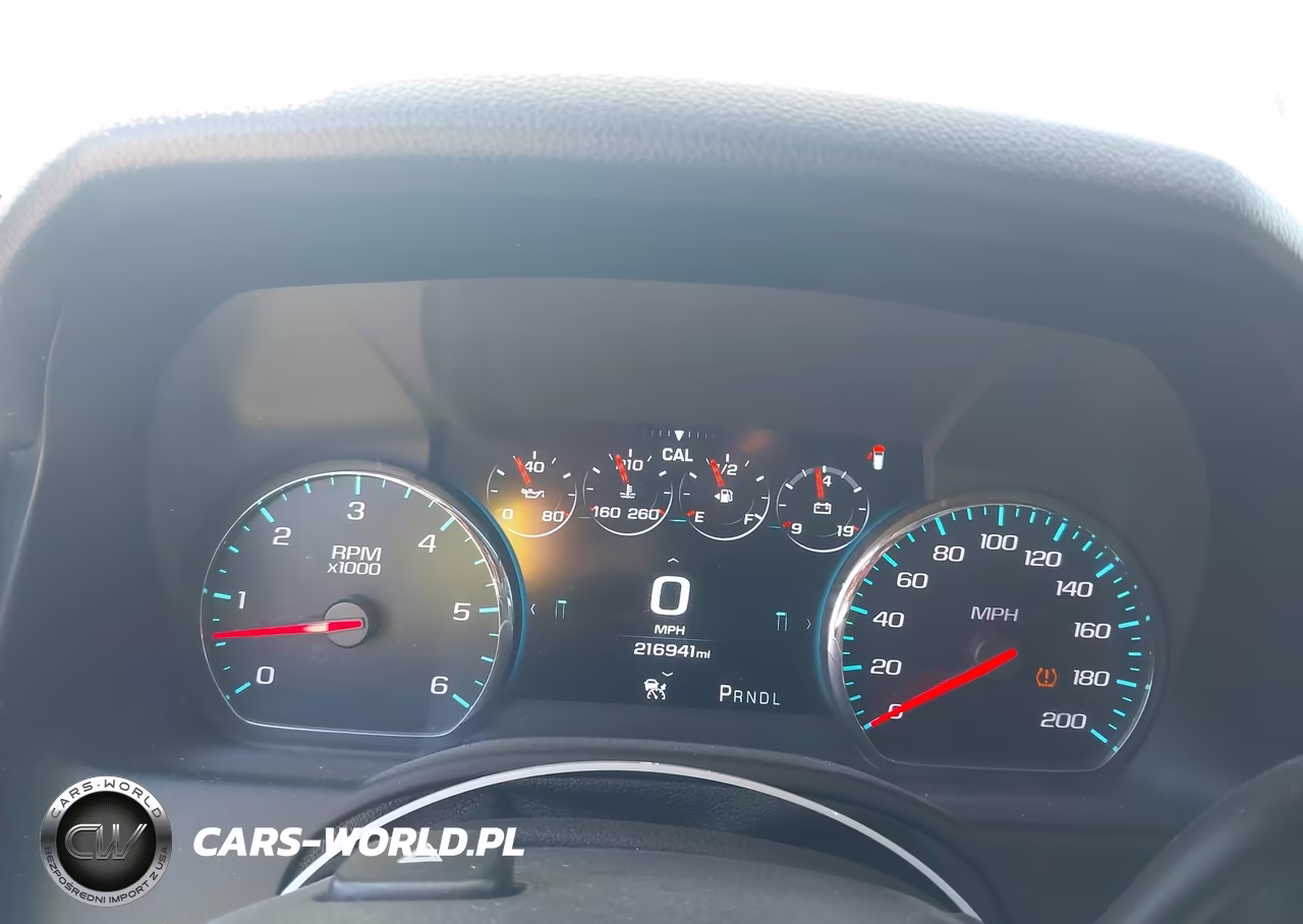 2018 Chevrolet Suburban Premier VIN:1GNSKJKC6JR143118 - 7