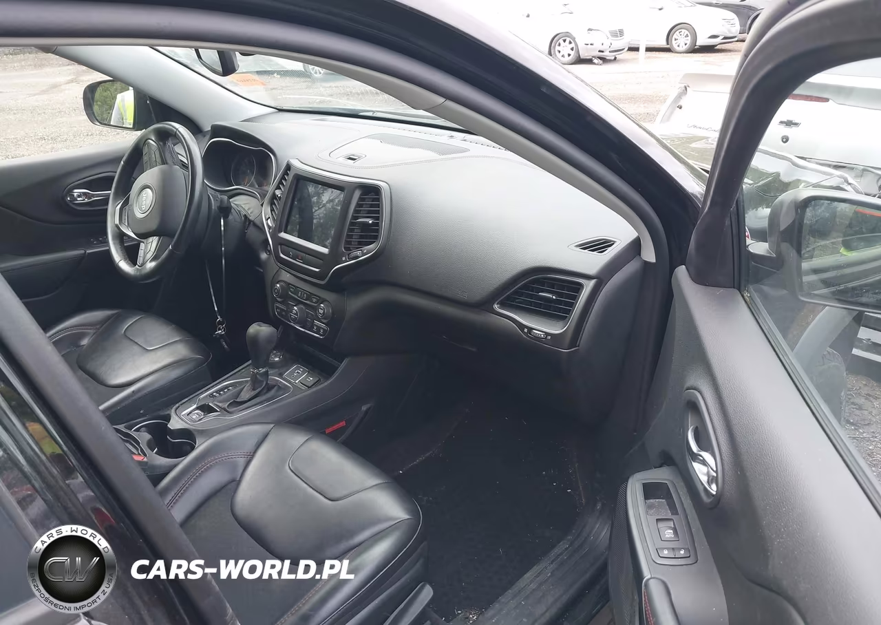 2019 Jeep Cherokee Trailhawk 4X4 VIN:1C4PJMBX3KD124644 - 5