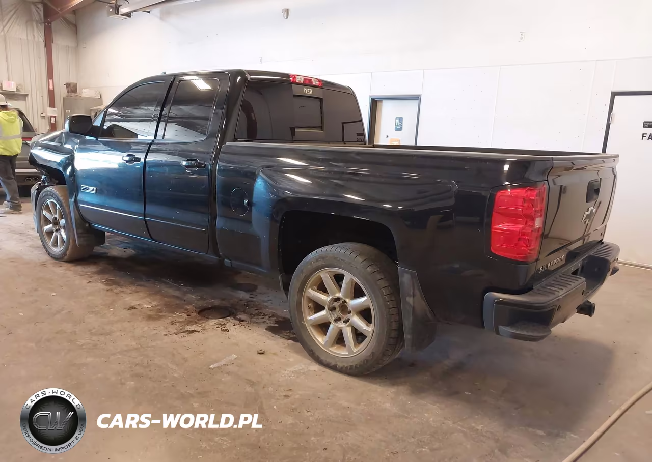 2018 Chevrolet Silverado 1500 2Lt VIN:1GCVKREC6JZ205732 - 3