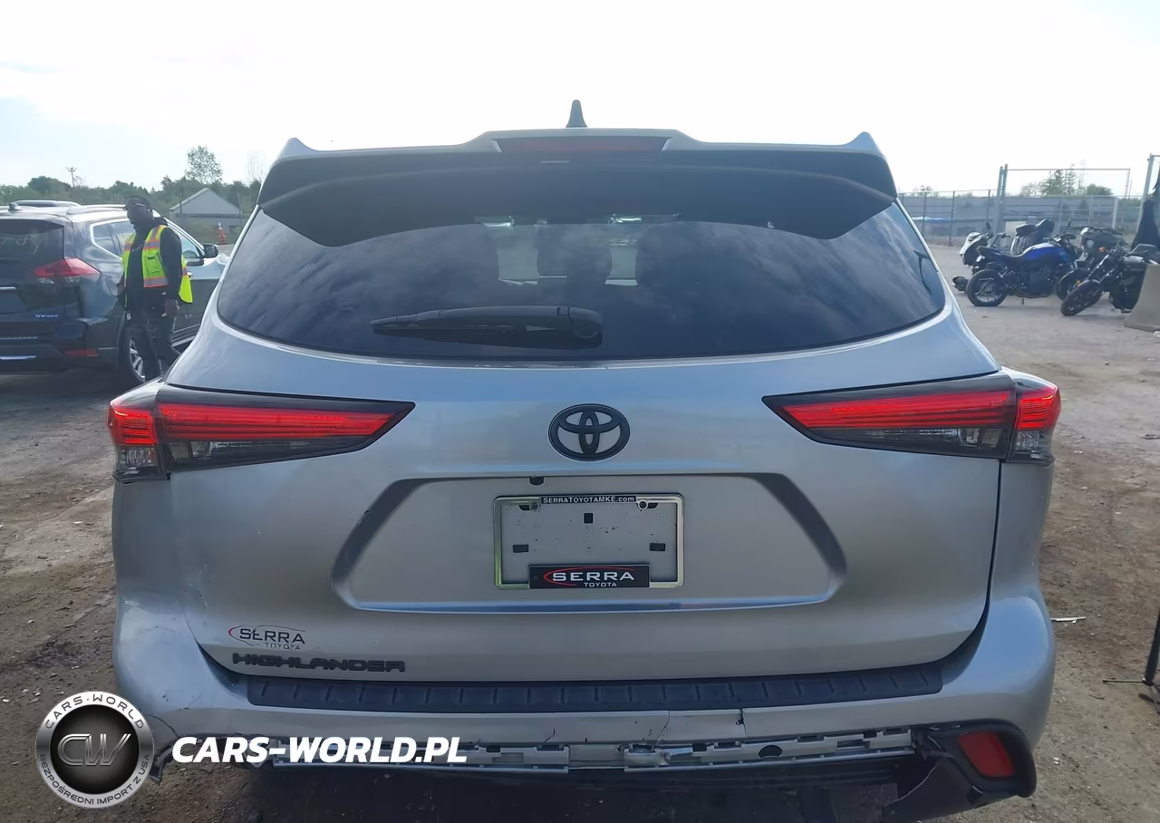 2022 Toyota Highlander L VIN:5TDCZRAH4NS559888 - 16