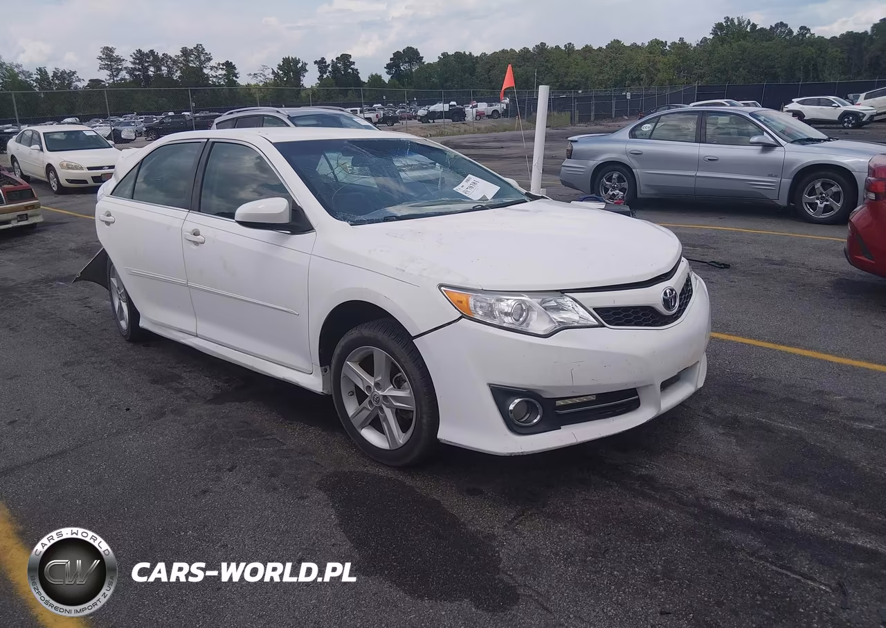 2013 Toyota Camry Se – zdjęcie 1 z 16