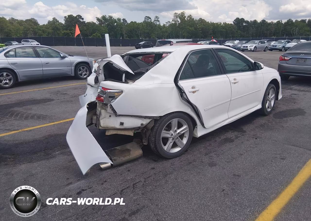 2013 Toyota Camry Se VIN:4T1BF1FK7DU719679 - 4