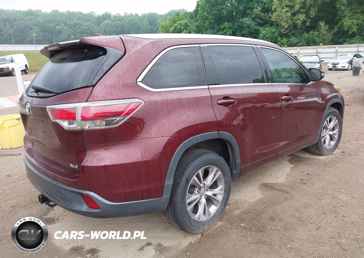 2015 Toyota Highlander Xle V6 VIN:5TDKKRFH8FS078682 - 4