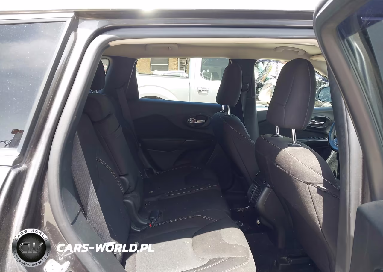2017 Jeep Cherokee Latitude Fwd VIN:1C4PJLCB4HW534945 - 8