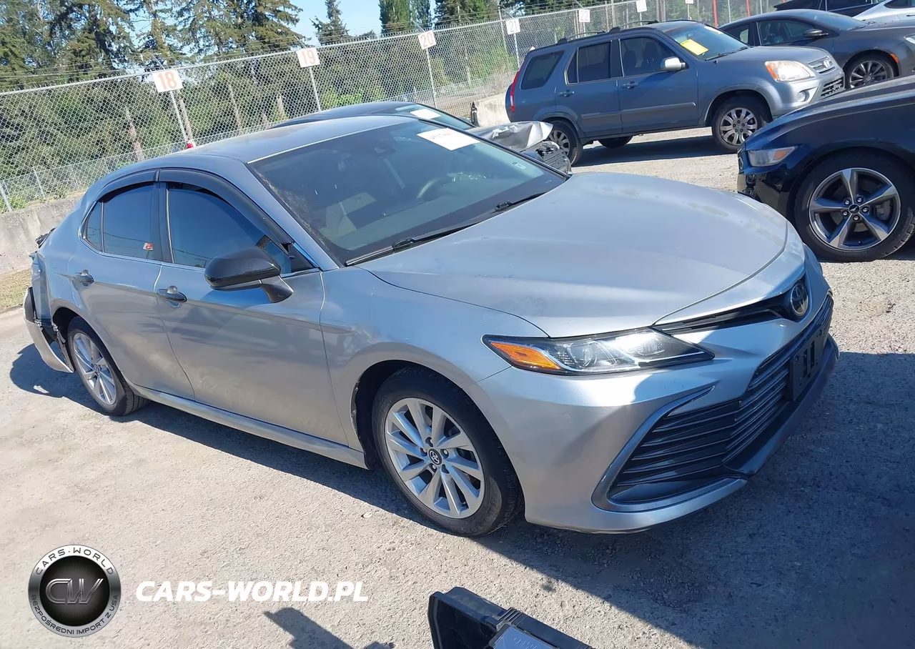 2021 Toyota Camry Le – zdjęcie 1 z 17