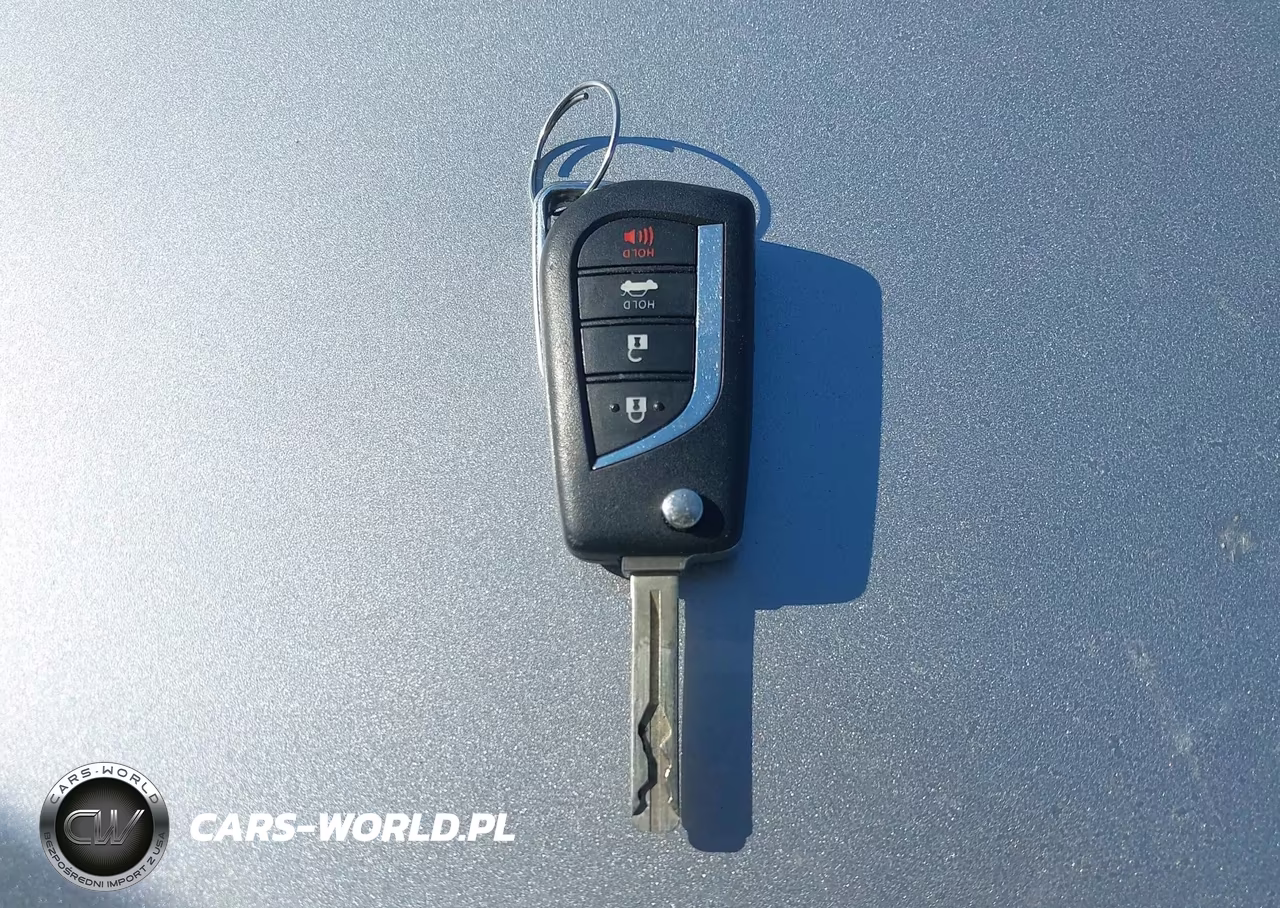 2021 Toyota Camry Le VIN:4T1C11AK8MU603353 - 11