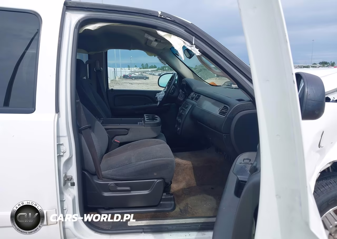 2008 Chevrolet Tahoe Ls VIN:1GNFC13C18R148265 - 5