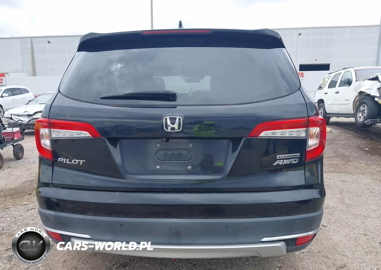 2019 Honda Pilot Touring VIN:5FNYF6H92KB038986 - 17