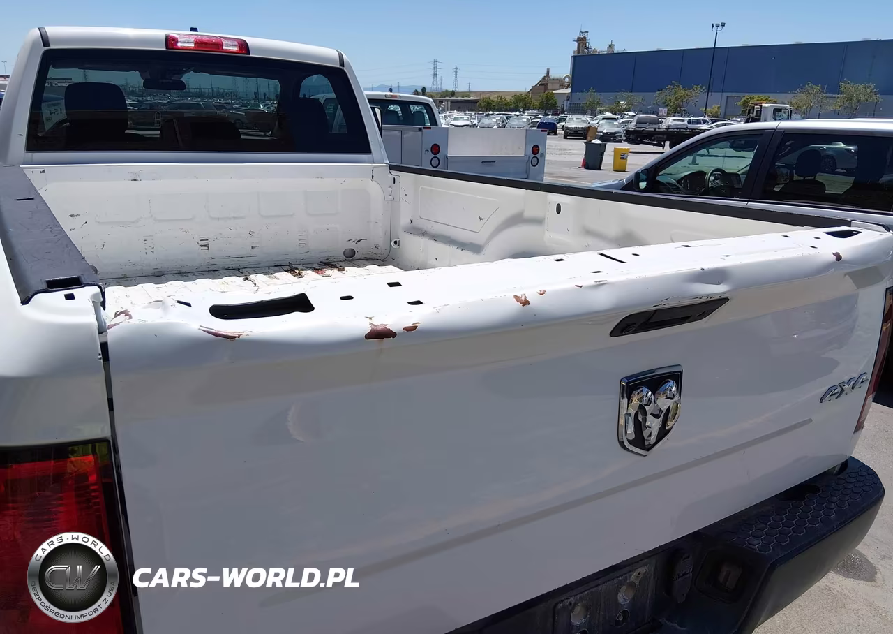 2018 Ram 3500 Tradesman 4X4 8' Box VIN:3C63RRAJ7JG318555 - 6