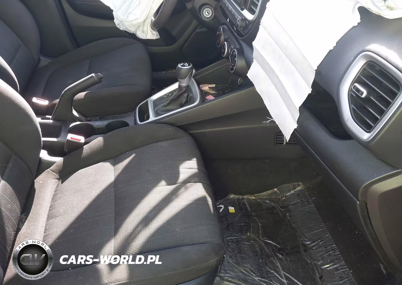 2020 Hyundai Venue Se VIN:KMHRB8A37LU038066 - 5