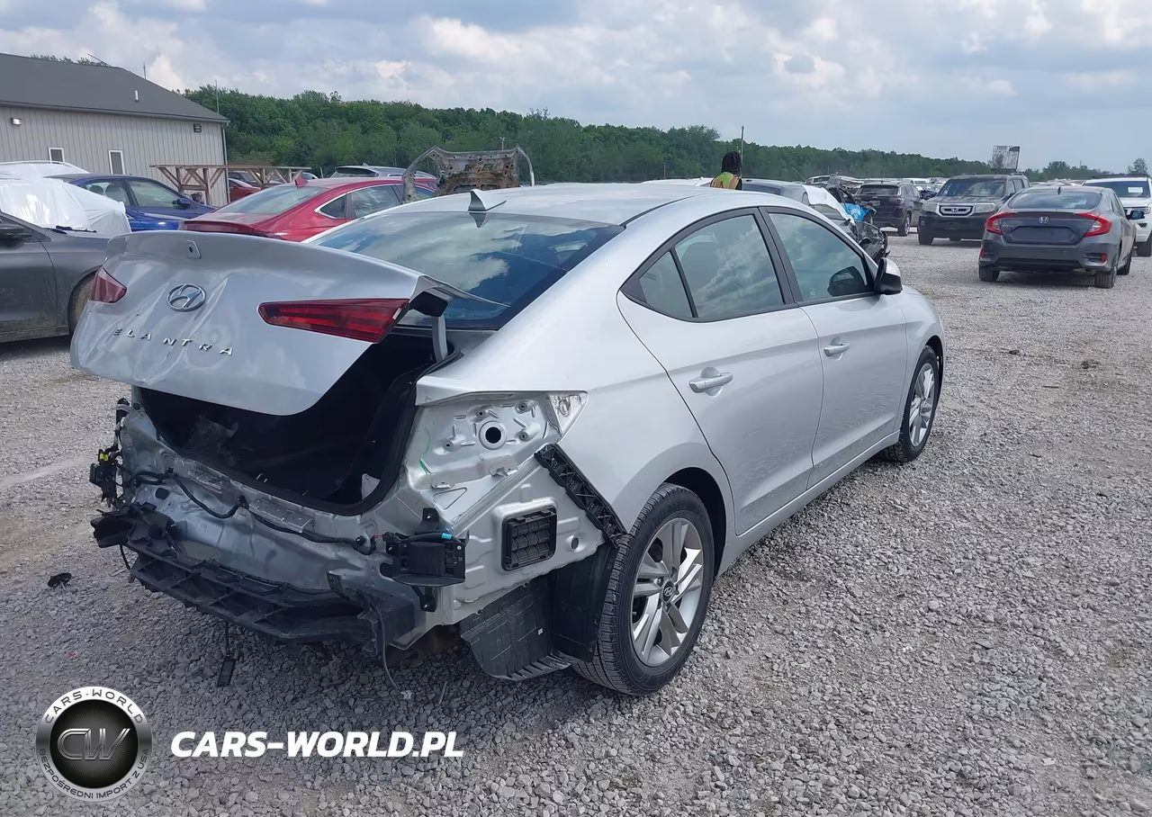 2019 Hyundai Elantra Sel VIN:KMHD84LF2KU775389 - 4