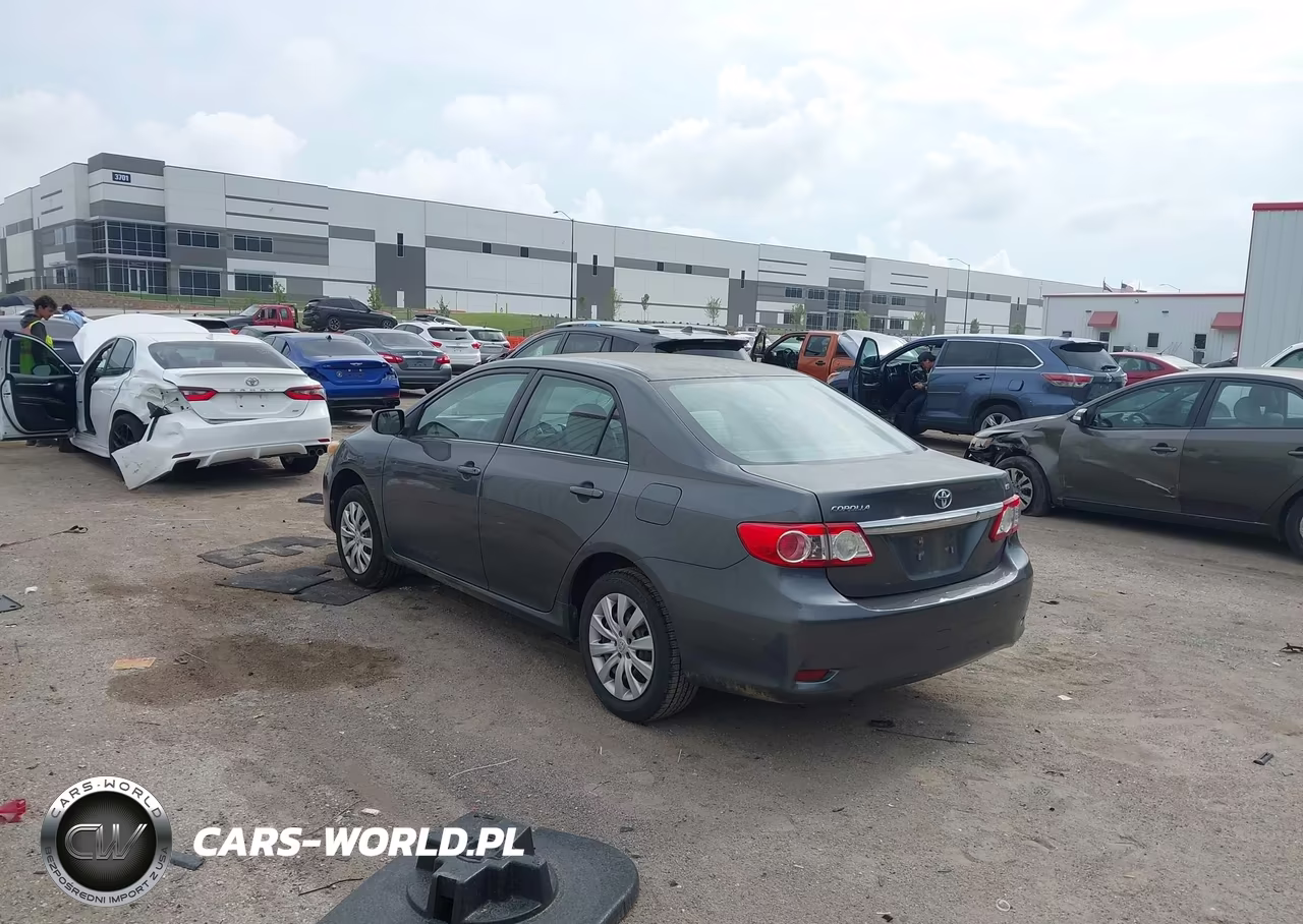 2013 Toyota Corolla Le VIN:2T1BU4EE2DC949294 - 3