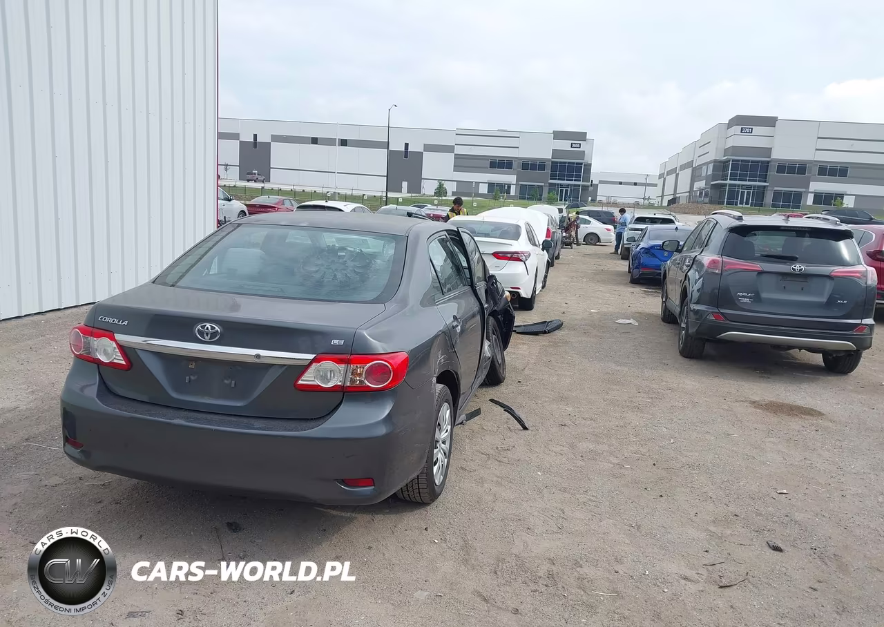 2013 Toyota Corolla Le VIN:2T1BU4EE2DC949294 - 4