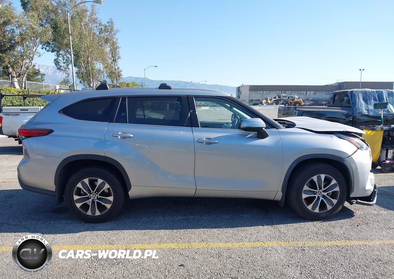 2022 Toyota Highlander Xle VIN:5TDGZRAH2NS090348 - 13