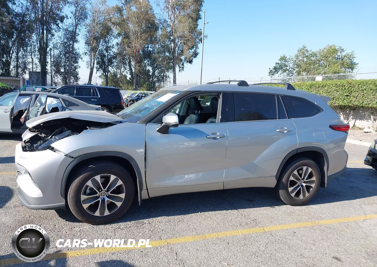 2022 Toyota Highlander Xle VIN:5TDGZRAH2NS090348 - 14