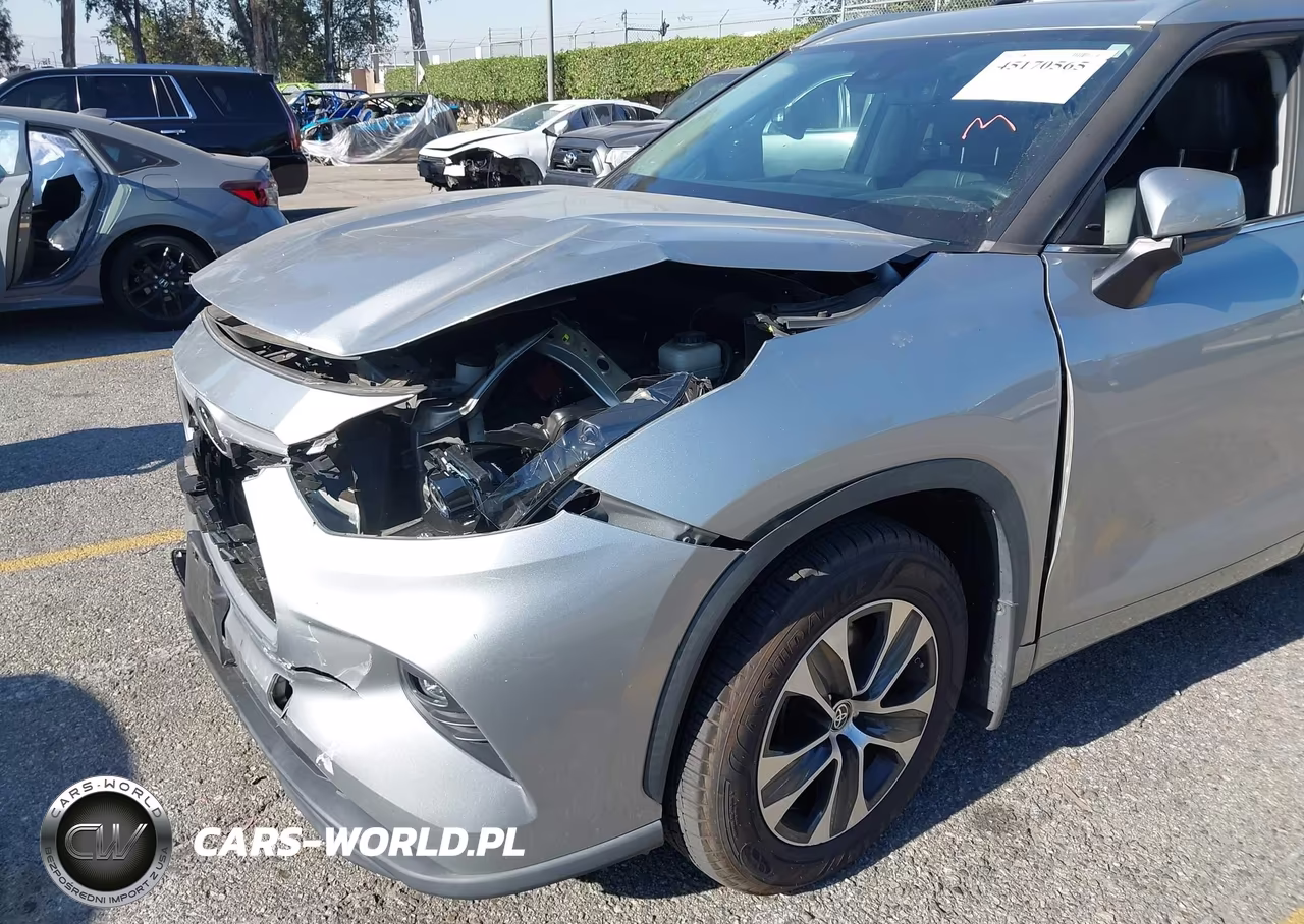 2022 Toyota Highlander Xle VIN:5TDGZRAH2NS090348 - 17