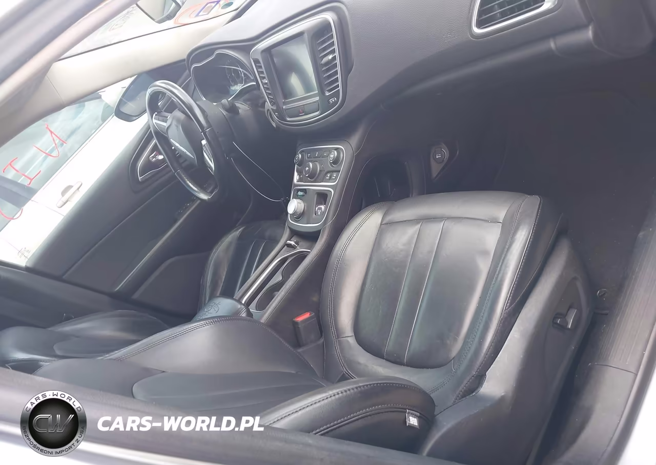 2017 Chrysler 200 Limited Platinum VIN:1C3CCCAB8HN506412 - 5