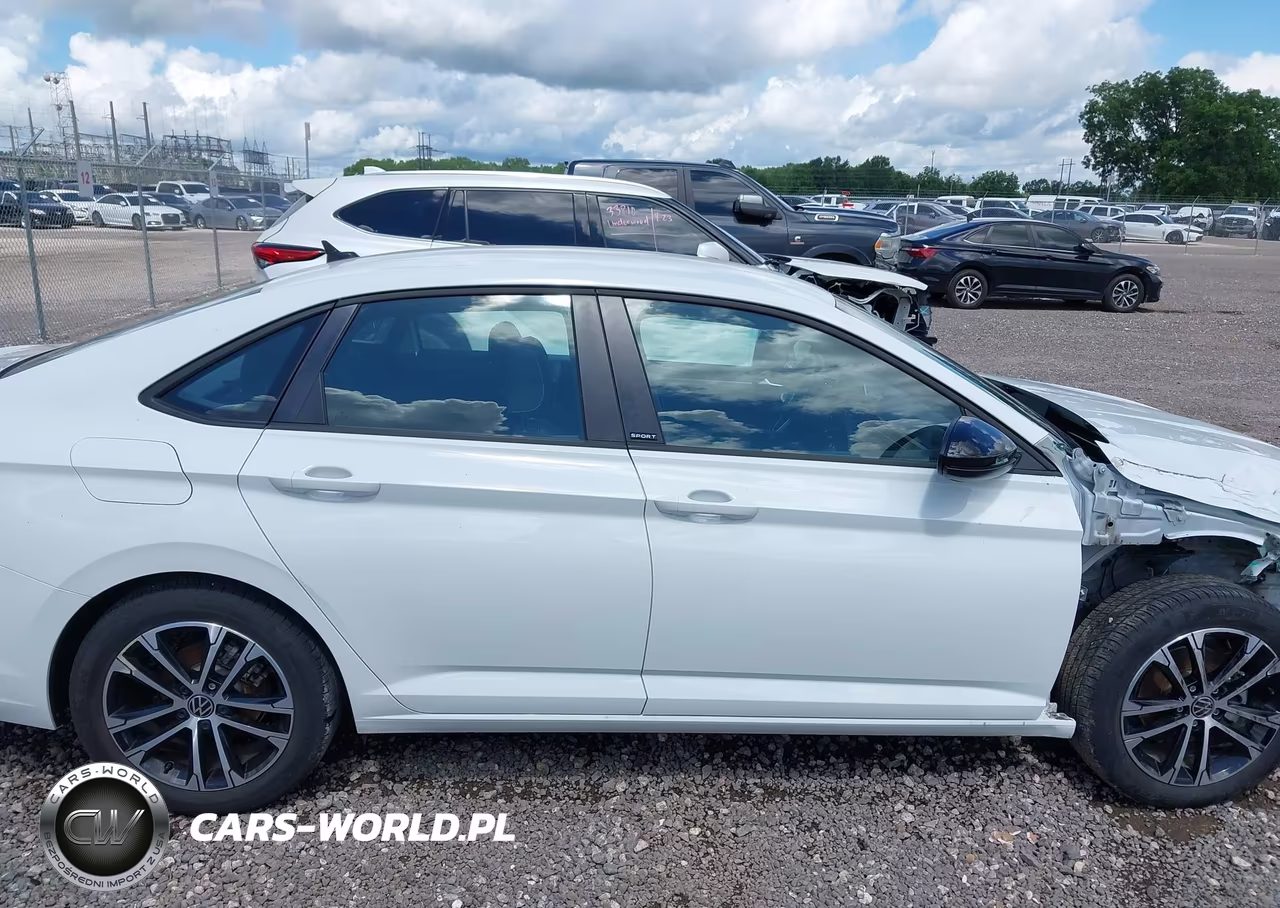 2025 Volkswagen Jetta 1.5T Sport VIN:3VWBX7BU9SM072731 - 13