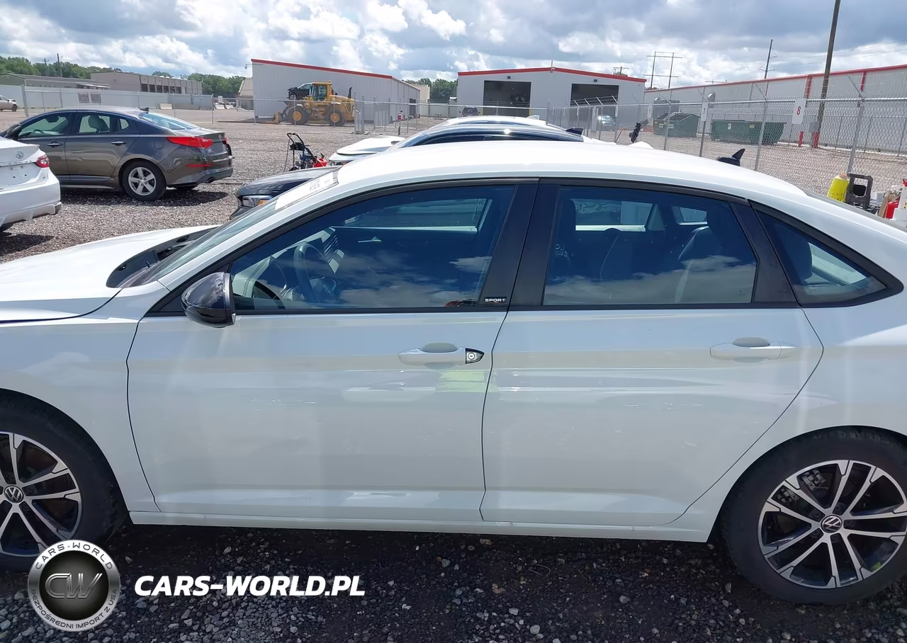 2025 Volkswagen Jetta 1.5T Sport VIN:3VWBX7BU9SM072731 - 14