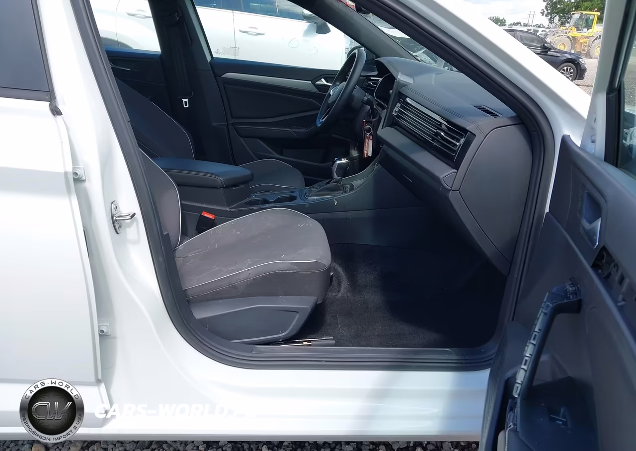 2025 Volkswagen Jetta 1.5T Sport VIN:3VWBX7BU9SM072731 - 5