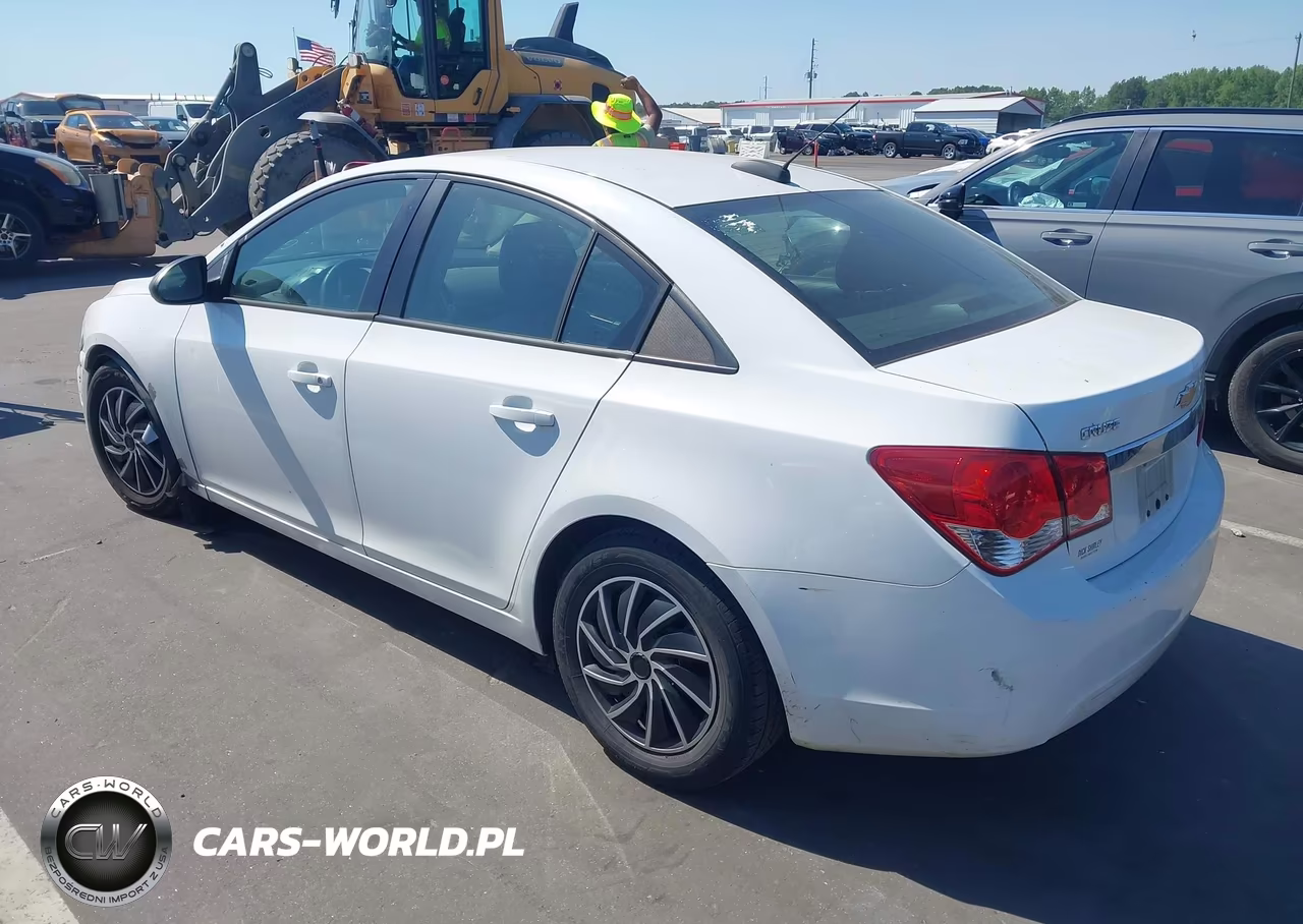 2015 Chevrolet Cruze Ls Auto VIN:1G1PA5SH2F7100234 - 3
