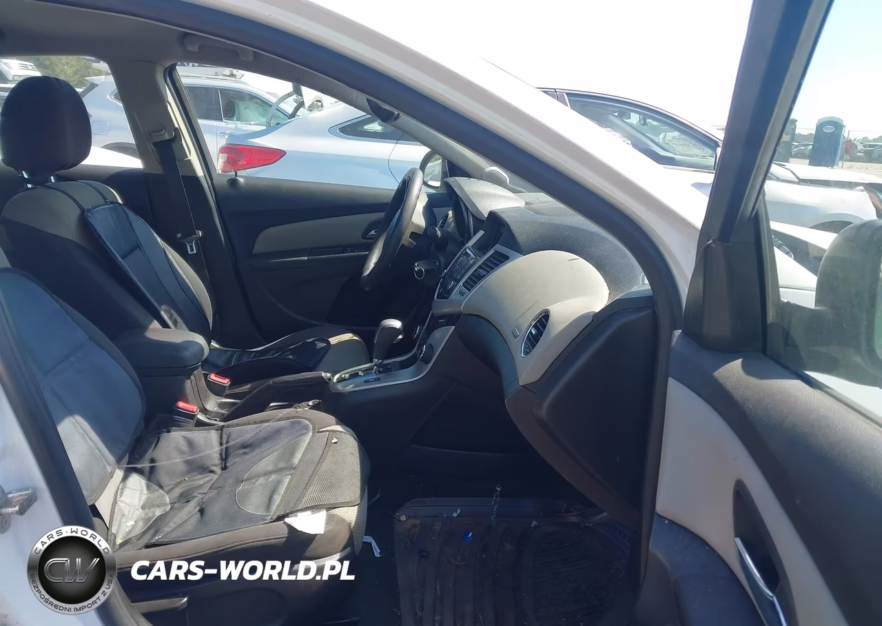 2015 Chevrolet Cruze Ls Auto VIN:1G1PA5SH2F7100234 - 5