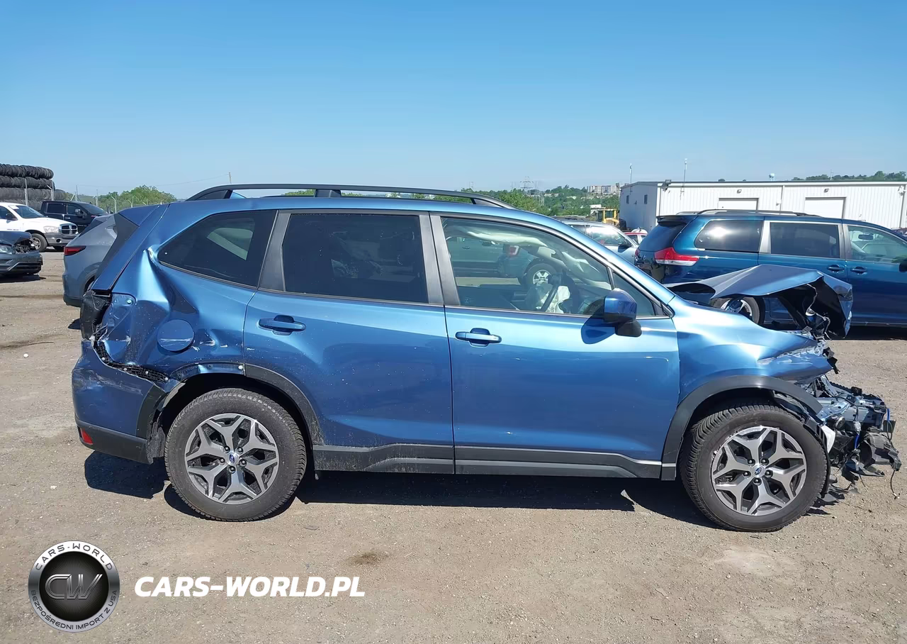2020 Subaru Forester Premium VIN:JF2SKAJC5LH443978 - 13