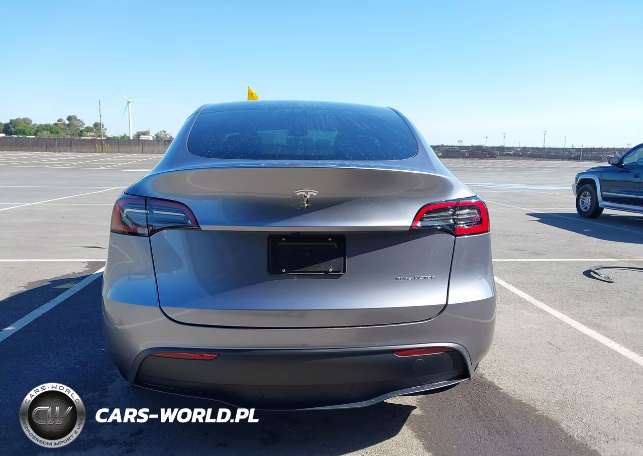 2024 Tesla Model Y Long Range Dual Motor All-Wheel Drive VIN:7SAYGDEE3RA325024 - 17