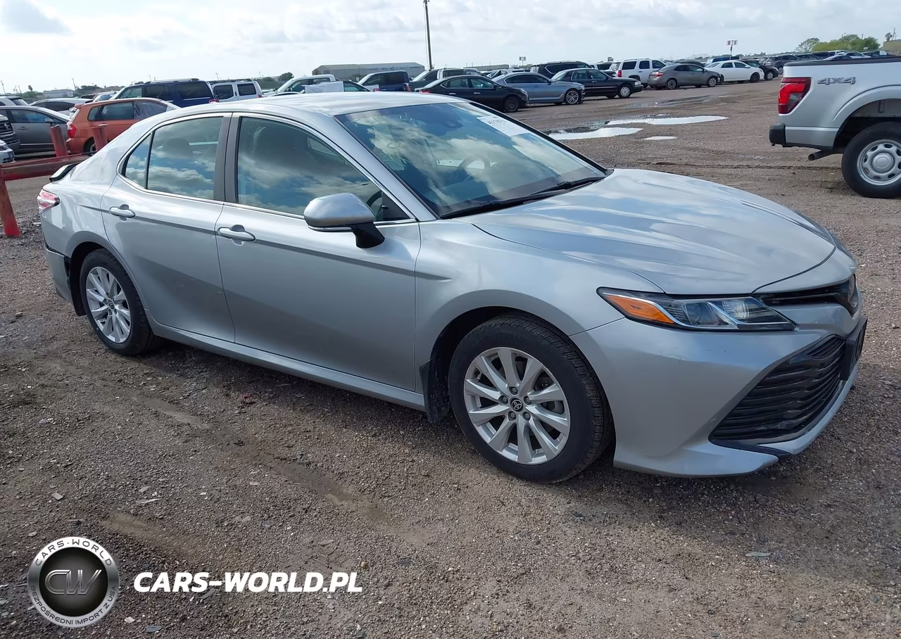 2020 Toyota Camry Le Awd – zdjęcie 1 z 18