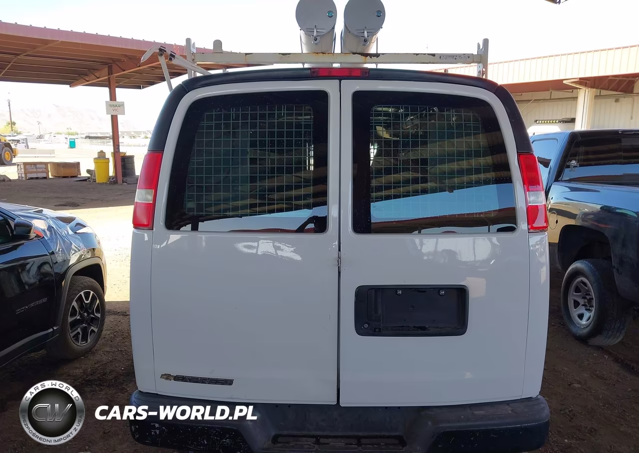2018 Chevrolet Express 2500 Work Van VIN:1GCWGAFG5J1269025 - 16