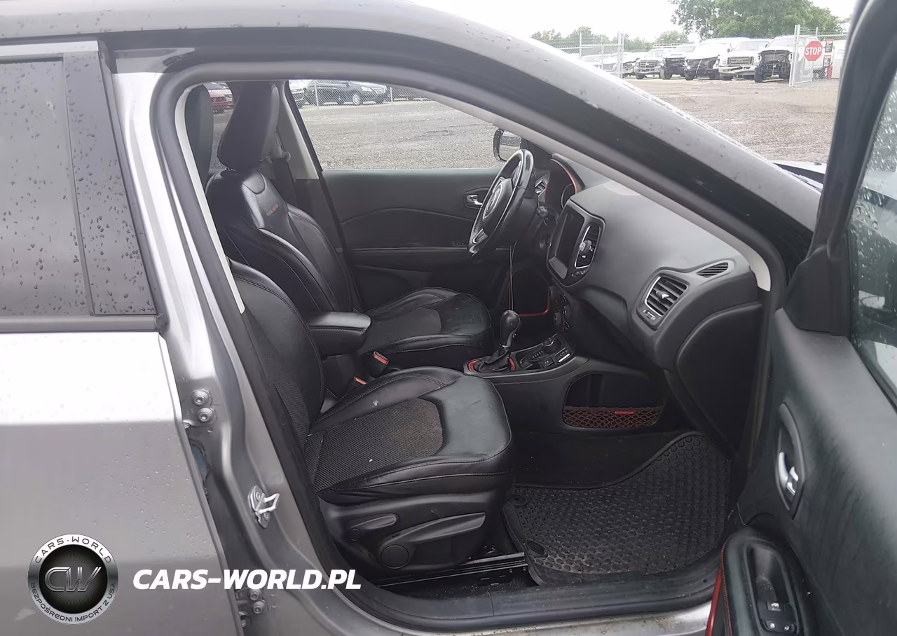 2019 Jeep Compass Trailhawk 4X4 VIN:3C4NJDDB6KT739529 - 5