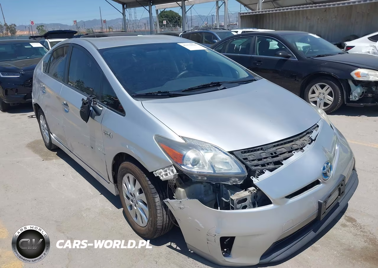 2014 Toyota Prius Plug-In – zdjęcie 1 z 16