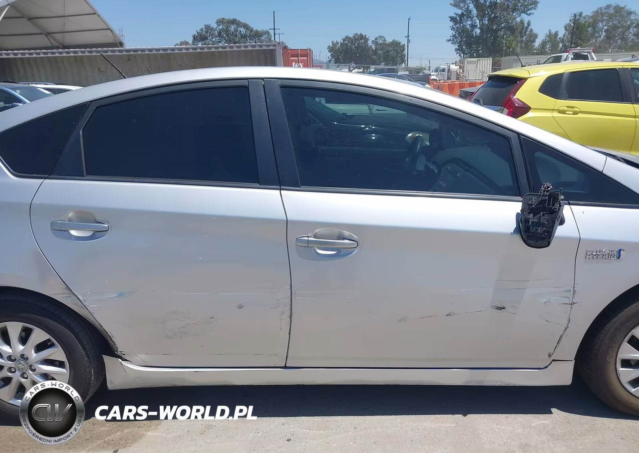 2014 Toyota Prius Plug-In VIN:JTDKN3DPXE3058089 - 13