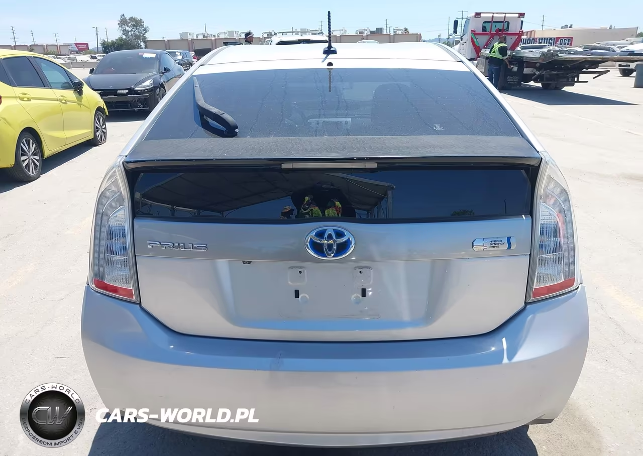 2014 Toyota Prius Plug-In VIN:JTDKN3DPXE3058089 - 16