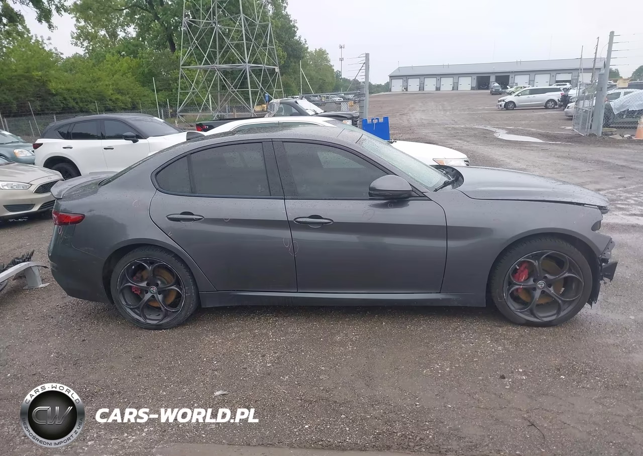 2018 Alfa Romeo Giulia Ti Sport Awd VIN:ZARFAEEN7J7572285 - 13