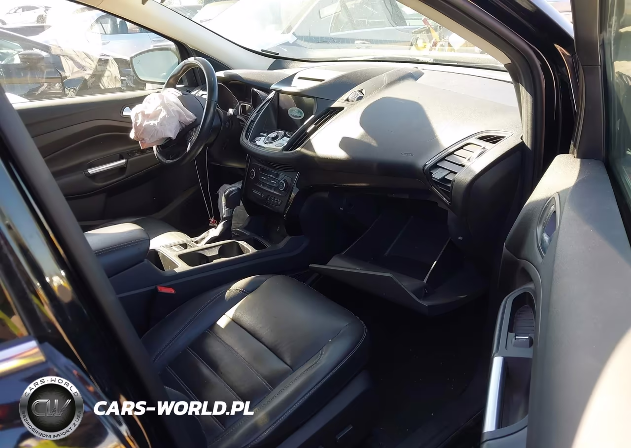 2018 Ford Escape Titanium VIN:1FMCU0J99JUA57088 - 5