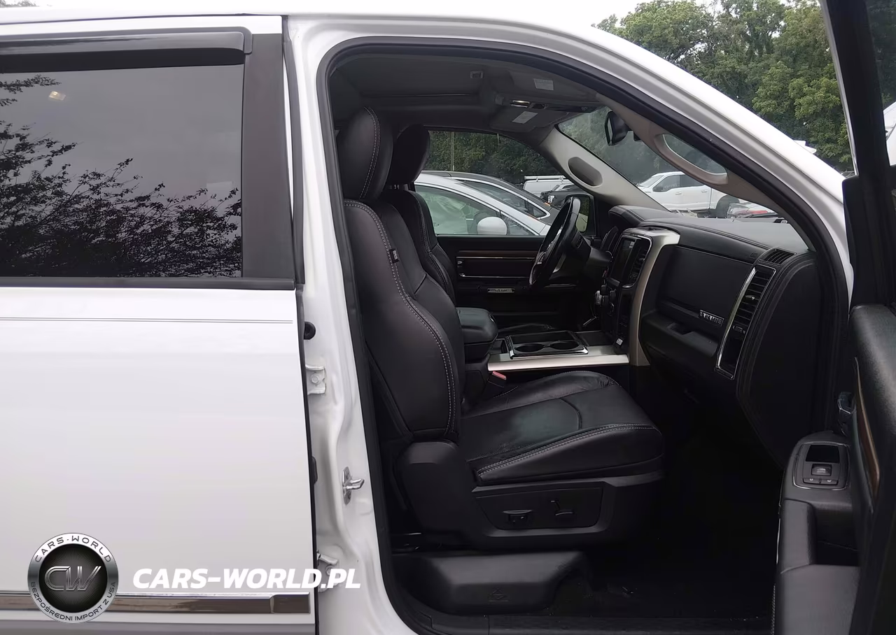 2015 Ram 1500 Laramie VIN:1C6RR7NT0FS586051 - 5