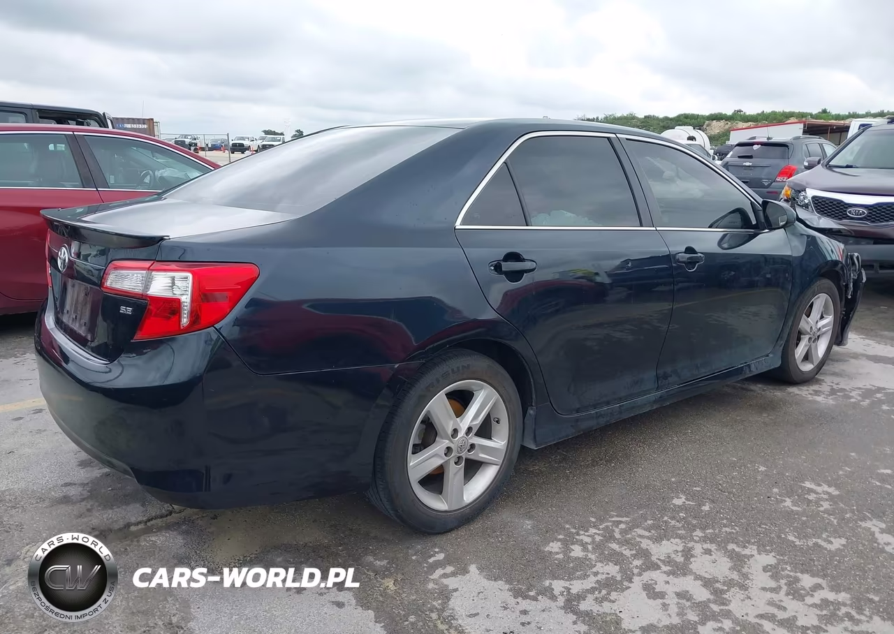 2014 Toyota Camry Se VIN:4T1BF1FK5EU869503 - 4