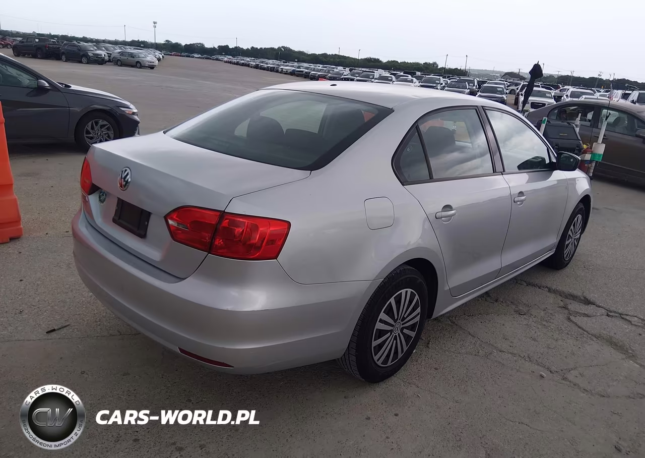 2011 Volkswagen Jetta 2.0L S VIN:3VW2K7AJ1BM103119 - 4