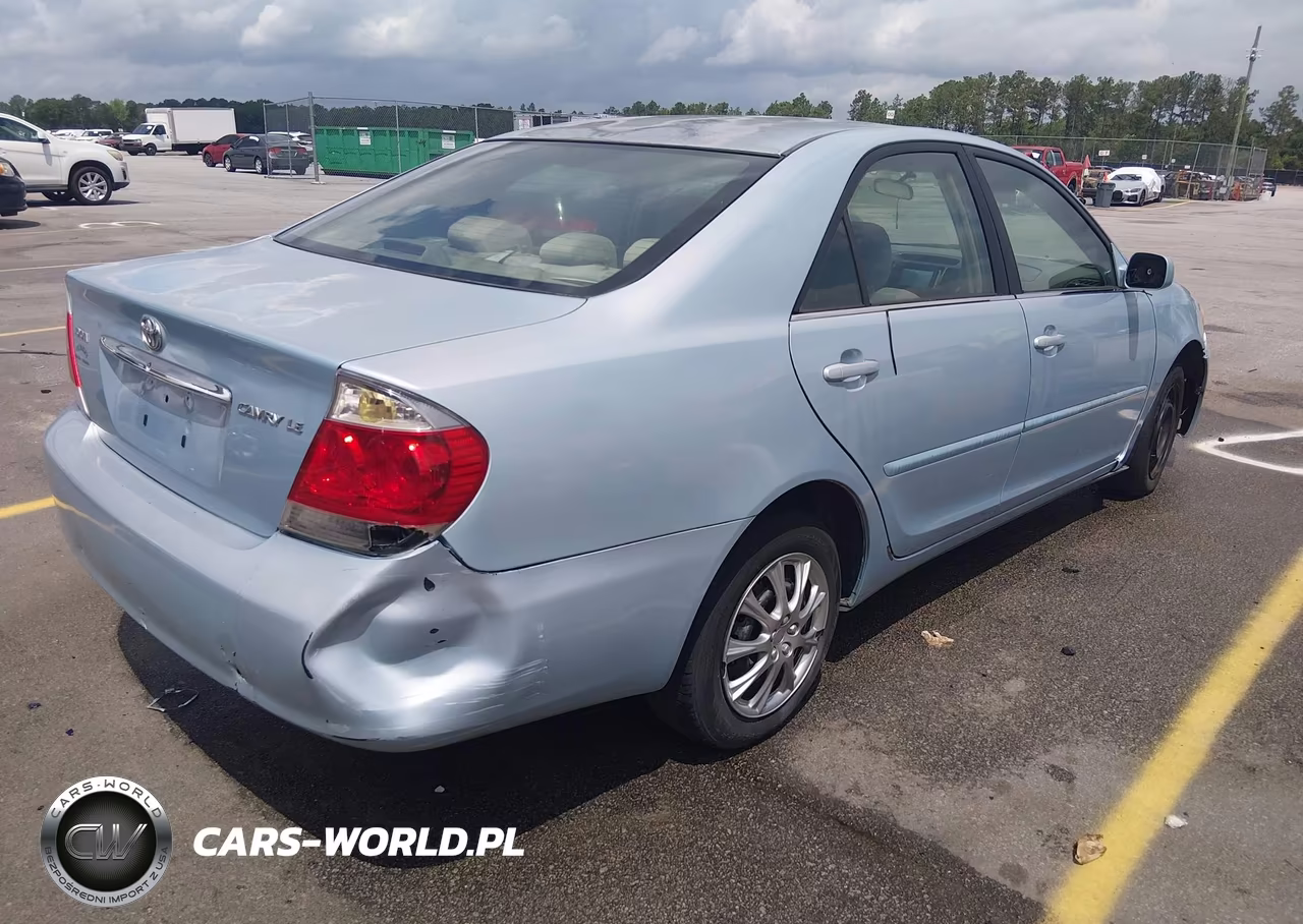 2005 Toyota Camry Le VIN:4T1BE32K85U639121 - 4
