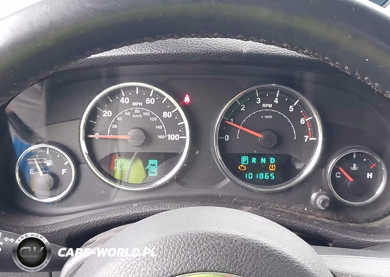 2011 Jeep Wrangler Unlimited Sahara VIN:1J4HA5H14BL588376 - 7