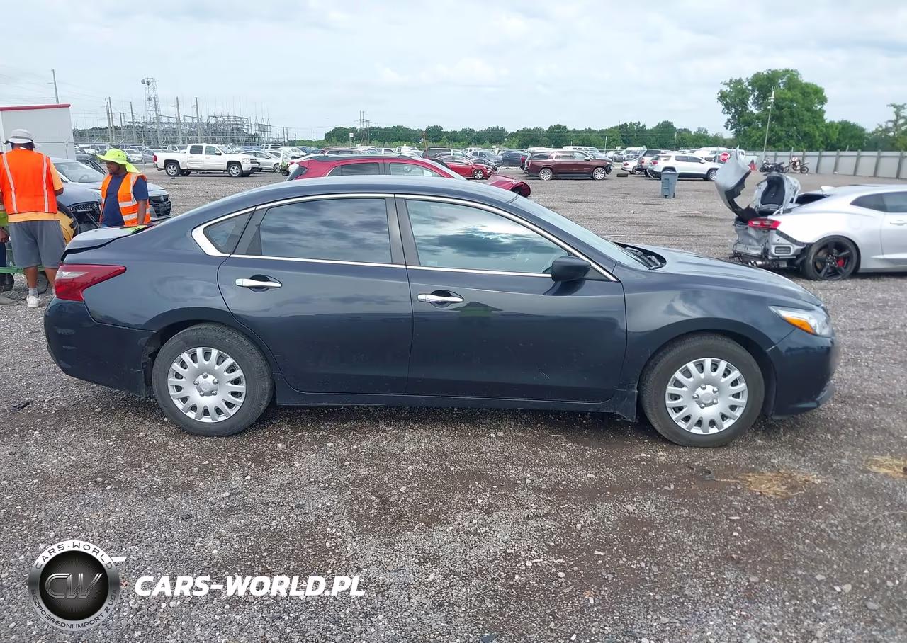 2018 Nissan Altima 2.5 S VIN:1N4AL3AP2JC226958 - 14