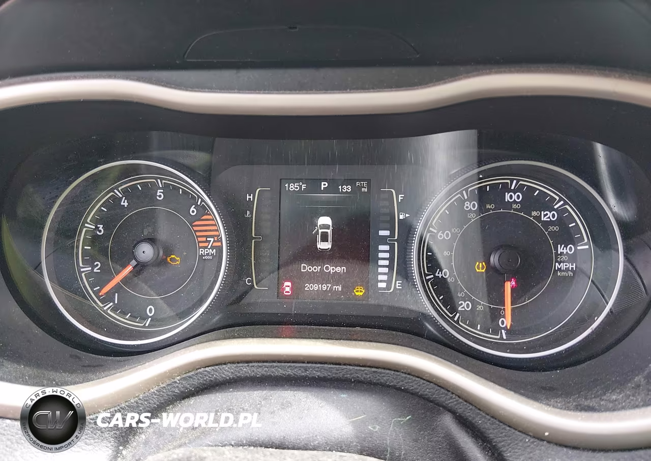 2016 Jeep Cherokee Sport VIN:1C4PJLAB0GW370918 - 7